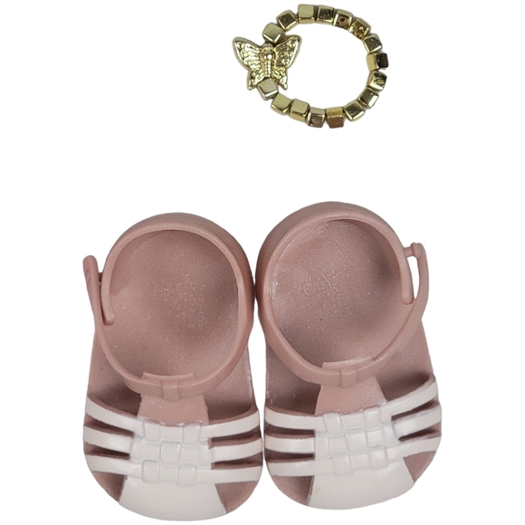 Our Generation 18" Doll with Outfit - Battat - Picture 7 of 9